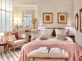 LES ANGES DELUXE AVIGNON Exclusive Romantic Home with Luxury Services - Tours, hotel in Avignon