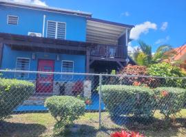 Silverbuttons Apartments & Eats, hotel a Saint John's