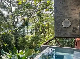 Cabaña El Bosque - En medio del bosque - Jacuzzi Privado con Calefacción y Malla Catamarán - Cerca a Medellin