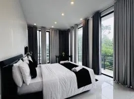 Pearl White Residency-HOTEL