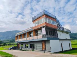 Sunrise Vista Resort & Hotel, hotel em Bāgeshwar