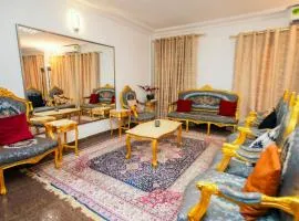 K Guest House, Bonanjo