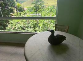 Flat e suítes com cozinha e churrasqueira, hotel in Conservatória