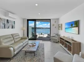 Modern 2-Bedroom Apartment with Pool Access