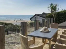 Seafront Beach House with Panoramic Views