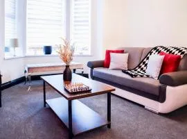 Cosy Luxe Manchester Home With Fresh Bakes