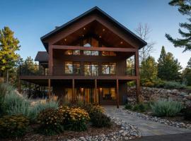 Exclusive Private 20 Acre Round Lake Waterfront Estate Hayward WI New 5 Bedroom House Private Dock Fire-Pit Covered Deck Perfect Views Situated on 2000ft Sandy Lakeshore, hotel a Round Lake Seaplane Base