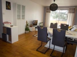 Chambre privée dans bel appartement lumineux, hotel v destinácii Lyon