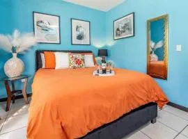 Rosarito pool & garden bar oXxo Farmacy