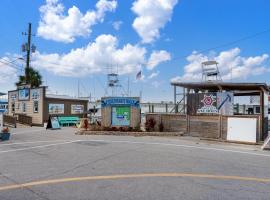 Billie Jean&rsquo;s Bungalow! Cozy Edgewater Condo w/ Resort Amenities, Sleeps 6, Bungalow in Panama City Beach