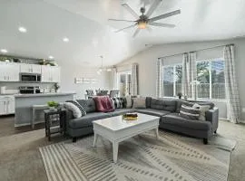Spacious Cool Springs! Central Nampa 3 Bed