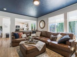 Caldwell Lux Getaway! Large Family Friendly Home, hotel v destinaci Caldwell