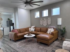 The Bella! West Nampa Private 3 Bedroom Home, hotel in Nampa