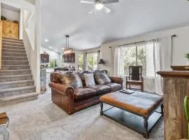 Southwestern Style 4 Bedroom Nampa Home Sleeps 16!