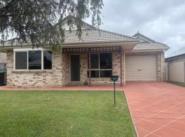The Cottage - Cozy 3-Bed Beerwah, hotel in Beerwah