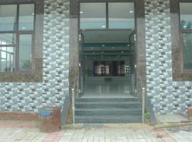 OYO Hotel Yatharth Greens Family Resort, khách sạn ở Kānpur