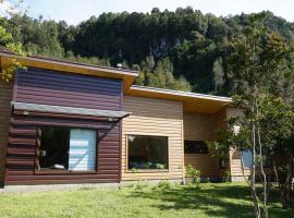 Lodge Perry Barnes, hotel u gradu Puerto Varas