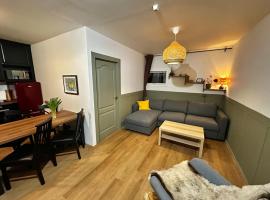 Travelers Studio, hotel a Njarðvík