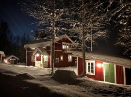 Charming riverside house in the North of Sweden, hotel i Mjölan
