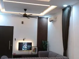 Nuha Homestay La Casa Lunas