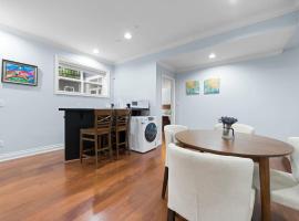 Luxury 1200 squft 2BR Shaughnessy Suite Near YVR & DT, hotel v destinaci Vancouver