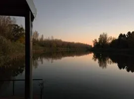 Vikendica Kendjija, Splav Cunamiii