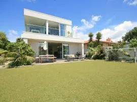 Shoreline Vista - New Plymouth Holiday Home