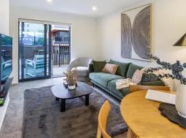 Luxury CBD Retreat 2 King Beds plus Ensuites