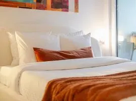 Charming condo in Rosemont