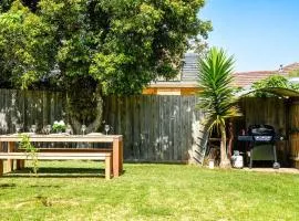 Seednest Modern Family Garden & BBQ retreat