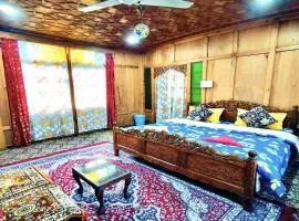 Houseboat Ambassador