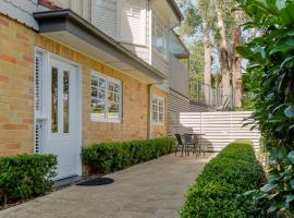 Greenwich Treasure - Moments from RNSh St Leonards, hotel v destinaci Sydney