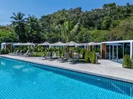 Nomad Cabin — seaside home with breakfast and pool