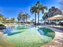 Raffertys Resort Lakeside Terrace Plus 4 Star