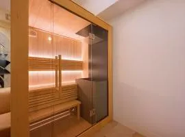 BE FREE HOTELS甲府は2025年8月にカップル専用のホテルをフルリノベーションした まったく新しいスタイルのホテルです様々なご利用者様の自由な過ごし方を提供するホテルとしてBE FREE HOTELsと名付けました