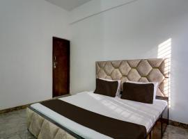 Hotel O Triveni Hotel and restaurant, hotel din Etāwah