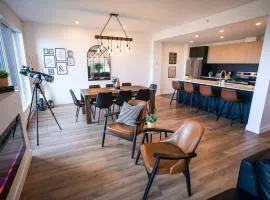 204 - Luxury Obsidian Condo - Elegance & Pool