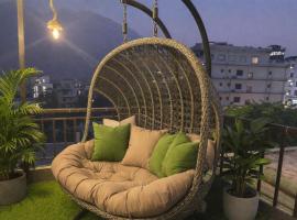 Around Stays-Rising Hills, Tapovan，瑞詩凱詩的飯店