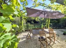 Le Pont Bas bord de rivière proche Puy du Fou