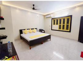 Chakra Tirtha Road Moon Rise Residency Near Jagannath Temple And Fully Air conditione-# Free Wifi And Room Service #Budget Class Best Hotel IN Puri, hotel in Puri