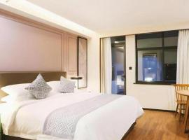 GEM Hotel Ningbo Jiangbei District Hongtang Haide Square，位于Gaoqiao的酒店