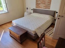 Cà Trifolera Barbaresco - Camera Tripla con bagno - DEGUSTAZIONE VINI NELLA NOSTRA CANTINA, hotel in Barbaresco