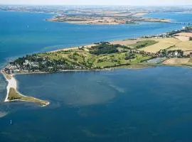 武尔芬纳哈兹假日公园酒店