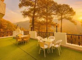 Hotel The great #ambience #balcony view #mountainview #parking