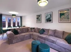 Games Room, Sleeps 11, Gated Parking, WiFi