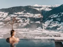 ASTER Boutique Hotel & Chalets