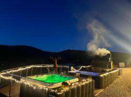 B&iacute;l&aacute; Labuť Pec, &xi;&epsilon;&nu;&omicron;&delta;&omicron;&chi;&epsilon;ί&omicron; &mu;&epsilon; &sigma;&pi;&alpha; &sigma;&epsilon; Pec pod Sněžkou