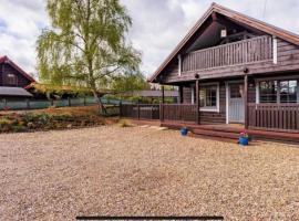 Norfolk 3 bedroom lodge with hot tub, hotel a Kings Lynn