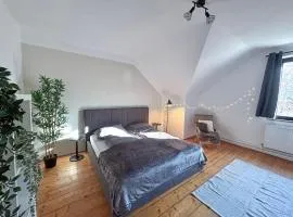 Wanderlust Family Suite with Garden, Self Check-In, near Ski Area