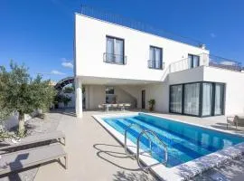 Cozy Home In Rogoznica With Private Swimming Pool, Can Be Inside Or Outside